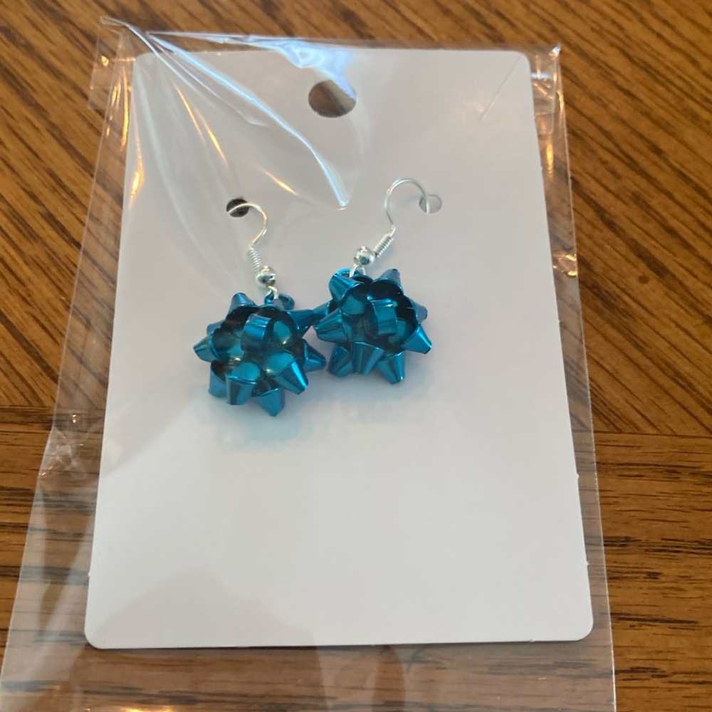 “Blue Christmas Bow” earrings.
